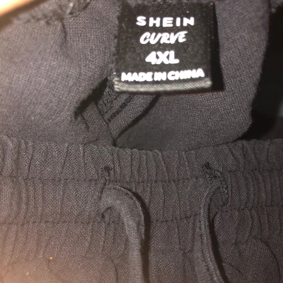 SHEIN Black Drawstring Shorts size 4XL Curve - Picture 3 of 3